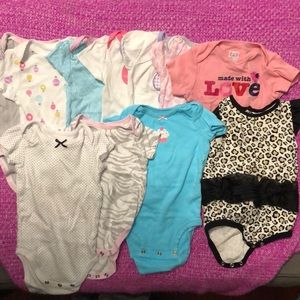 Lot - 6-9 Month Short Sleeve Onesies